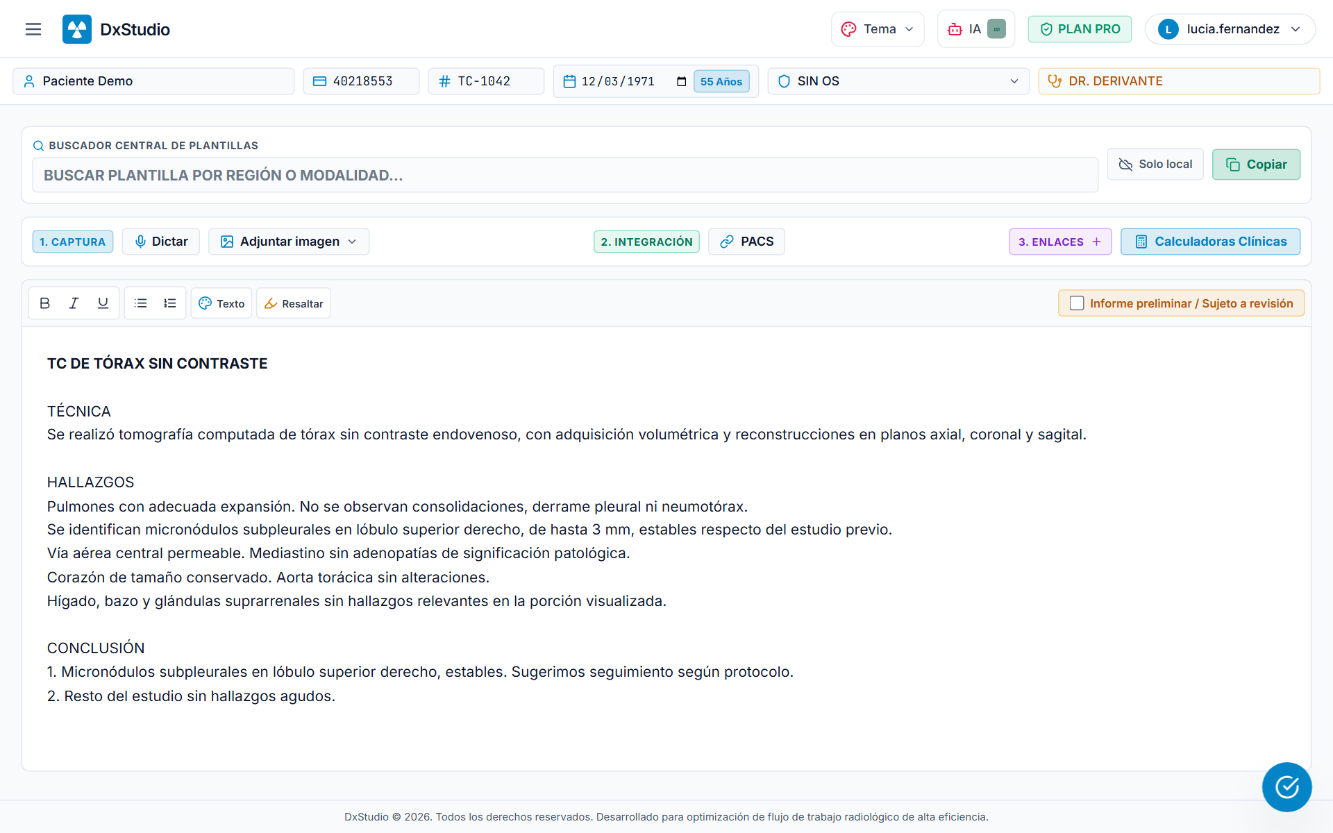 Editor de informes de DxStudio con un TC de tórax sin contraste